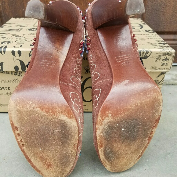 Vintage Beautiful Suede Aldo Embroidered Suede Heels - Picture 6 of 6